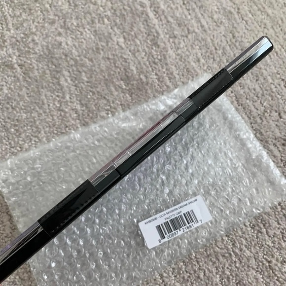 NEW NYX Modern Dreamer Eye Shadow Palette Multicolor 40 Shades - Picture 5 of 9